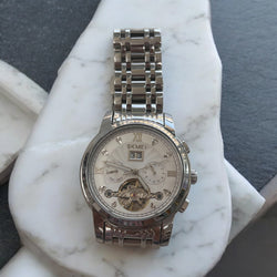 Reloj automático mágico