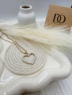 Collar de corazón en perlas