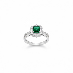 Esmerald Ring in Esmerald Cut